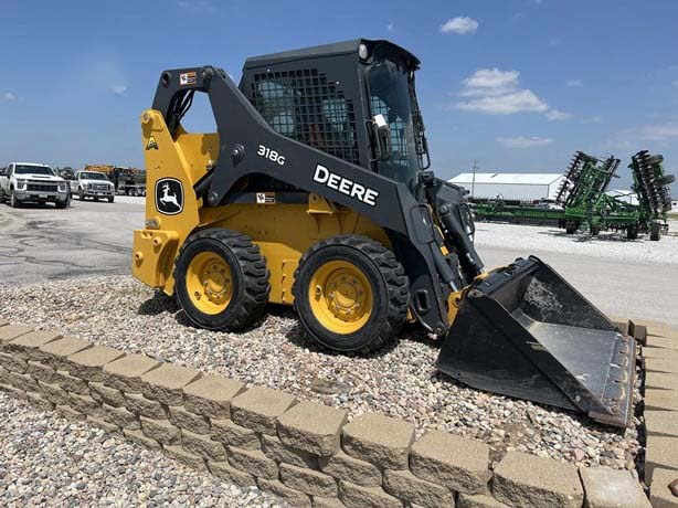 2021 DEERE 318G