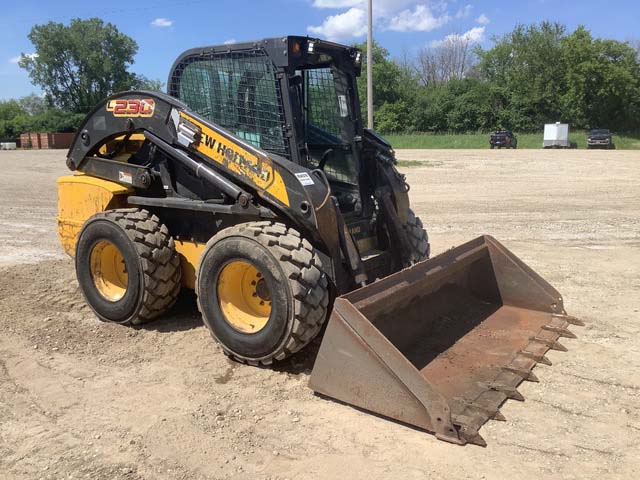 2014 New Holland L230