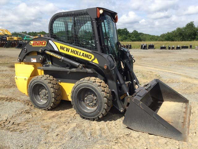 2018 New Holland L220