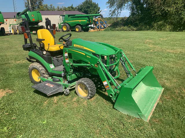 2017 John Deere 1025R