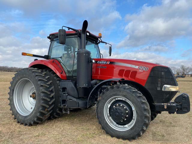 2018 Case IH Magnum 220