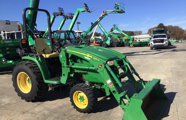 2018 John Deere 3033R