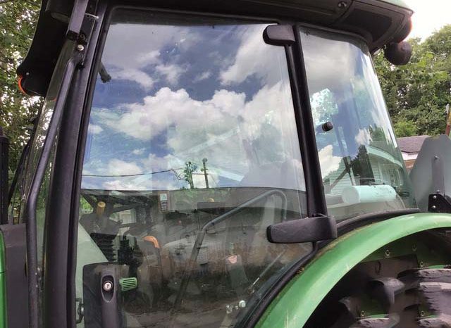 2015 John Deere 5115M full