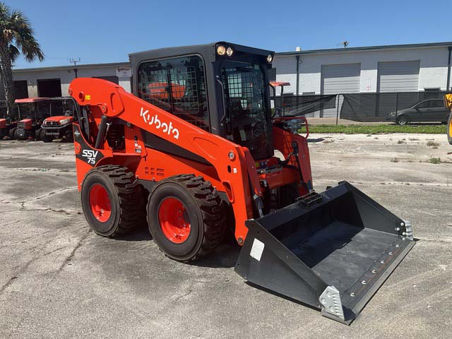 2023 Kubota SSV75PHFC