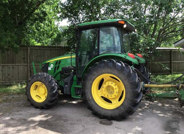 2017 John Deere 5115M full